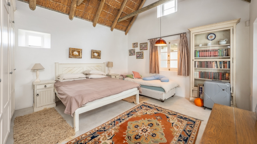 4 Bedroom Property for Sale in Struisbaai Western Cape